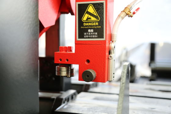 Precision 0.1MM Horizontal Table Band Saw Machine Customized Steel Cutting Bandsaw