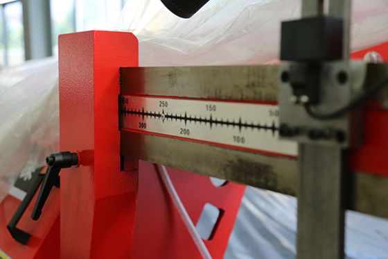 GB4240X Heavy Duty Horizontal Band Saw Machine with 0-45° Miter Cutting